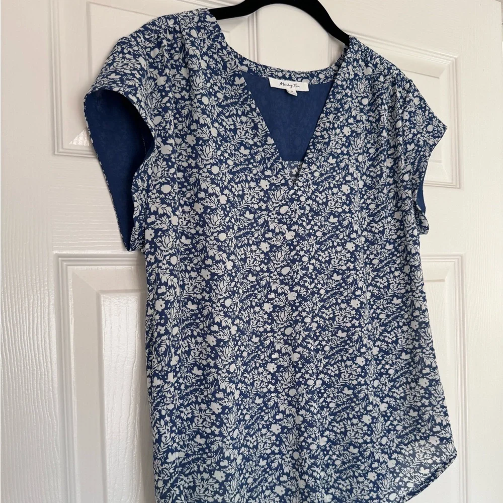 Patterned Blouse - Picture 7 of 10